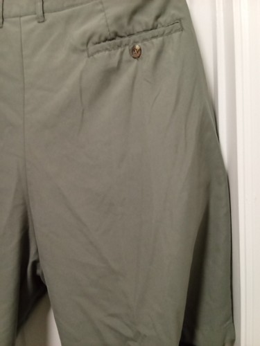 Men's Olive Green Shorts Pleated By River Trader Size 40 fishing Casual Business - Picture 6 of 9