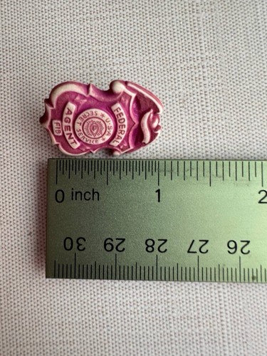 VINTAGE GUMBALL CRACKER J ACK PRIZES CHARMS - Picture 3 of 3