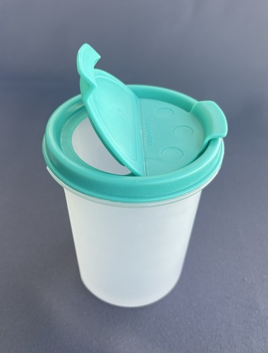 Tupperware Vintage Modular Mate Teal Green Round #2 Shaker Lid 440 ml 15 oz. - Picture 2 of 4