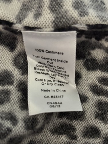 Talbots Women’s Size M Black Animal Print Cashmere Pullover Sweater - Picture 5 of 5