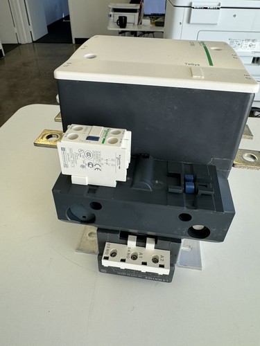 LC1F265 Schneider Electric 350 Amp Contactor 120V Bobina - Imagen 7 de 11