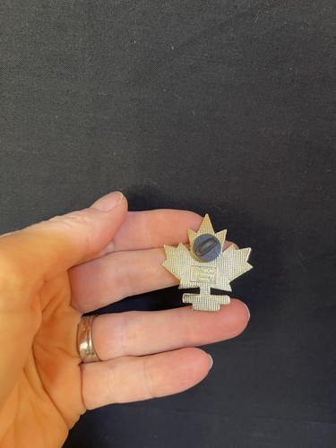 Planet Hollywood Niagara Falls Canada Souvenir Pin  - Picture 3 of 4