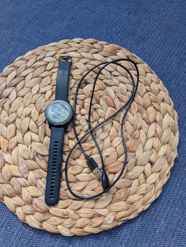 Garmin Venu 2 plus includes chargeer