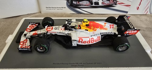 F1 Red Bull Honda RB16B 2021 Turkish gp Sergio Perez 1:18 Spark - Picture 2 of 16