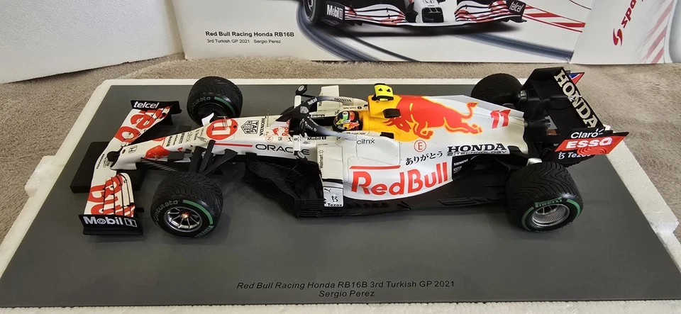 F1 Red Bull Honda RB16B 2021 Turkish gp Sergio Perez 1:18  Spark - Image 2 of 4