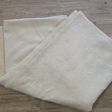 Vintage Queen Bedspread 100% Cotton Coverlet Cream White 99" x 88” Quilted Leafy