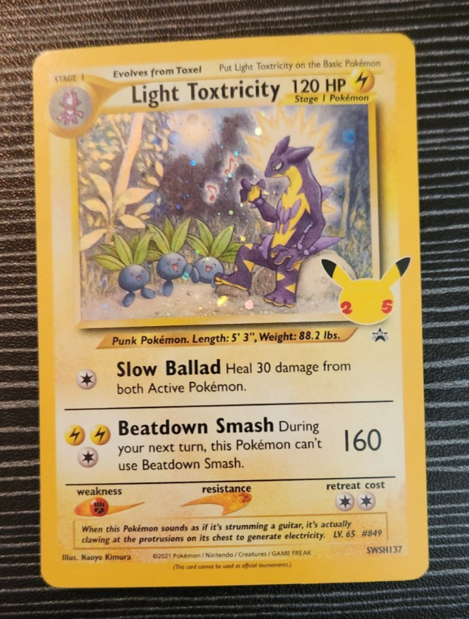 Light Toxtricity SWSH137- Celebrations 25th Black Star Holo