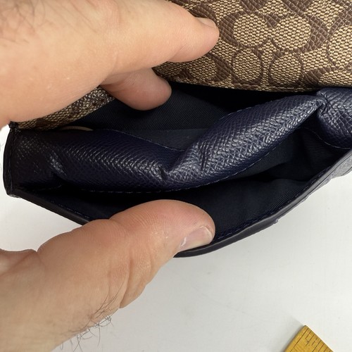 Coach MITTELGROSSE ECK-GELDBÖRSE MIT REISSVERSCHLUSS AUS GENARBTEM LEDER marineblau - Bild 9 von 12