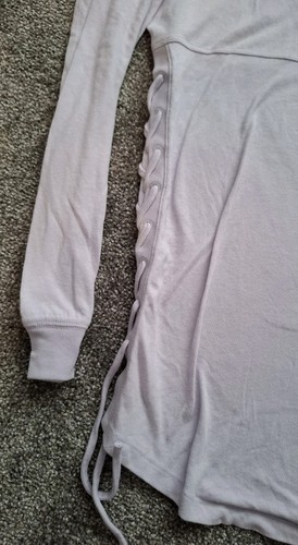 R.R.P. £36.50 Victoria's Secret Pink, Lilac, V-necked Top With Laced Sides. - Picture 3 of 8