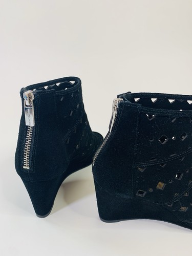Michael Kors MK Uma Wedge Peep Toe Black Booties Heels Size 5-5.5 - Picture 6 of 11