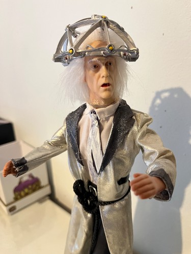 ZURÜCK IN DIE ZUKUNFT CUSTOM DOC BRAUN MIT HAAREN PUPPE MC FLY HOVERBOARD Angebot - Bild 1 von 14