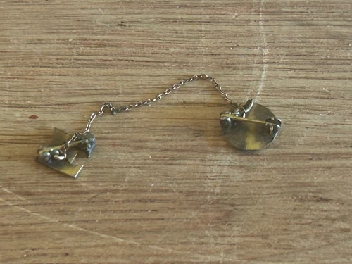 Emmerich Manuelle Indianapolis Anstecknadel mit Kette Dual Pin Pullover Pin Small Tiny - Bild 18 von 24