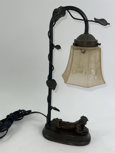Antike Spelter Figur Nachlass Lampe Junge liest mit Kunstglasschirm - Bild 4 von 19