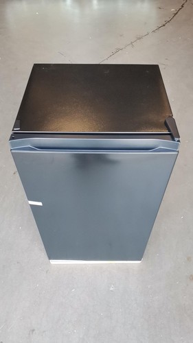 Mercancía de segunda mano: nevera PKM KHKS93EB - negra, 94L, independiente, con compartimento de almacenamiento en frío - Imagen 1 de 16