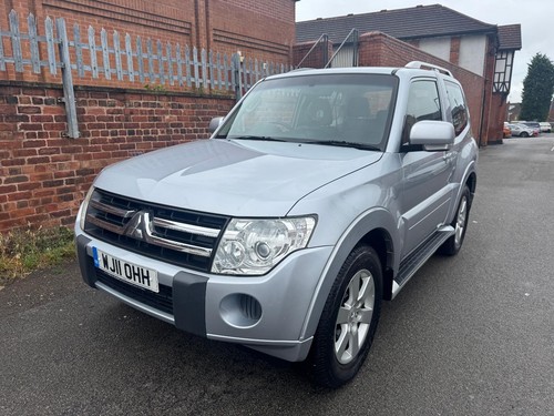 2011 Mitsubishi Shogun 3.2 DI-DC Equippe Auto 4WD Euro 5 3dr SWB Silver - Picture 14 of 16