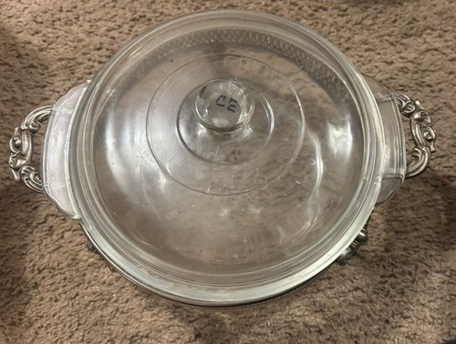 Cuenco de vidrio con tapa y soporte para platos plateado