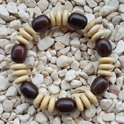 Precioso duramen de tamarindo Galih Asem y pulsera de madera de jazmín naranja Kemuning - Imagen 2 de 5