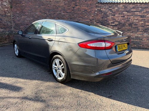 2018 Ford Mondeo 1.5T EcoBoost Zetec Edition Euro 6 (s/s) 5dr HATCHBACK Petrol M - Picture 17 of 24
