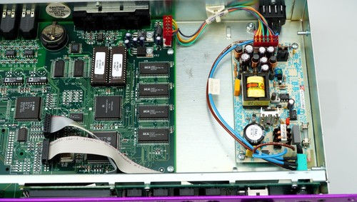 E-MU PLANET PHATT - 32 VOICE SYNTHESIZER SOUND MODULE (Modell 9091) - Bild 11 von 16