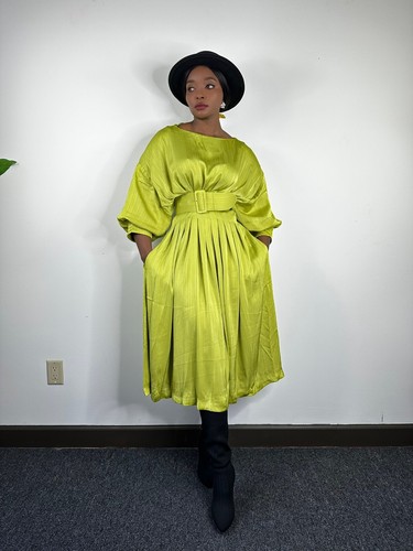 elegant and classy round neck, long sleeve women's green dress - Picture 3 of 6