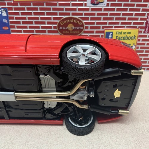 1/18 GMP GUYCAST 2006 Pontiac GTO Torrid Red With Black Interior In stock 18988 - Picture 15 of 22