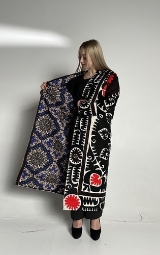 Handmade Upcycled Uzbek Suzani Embroidery Chapan Coat/Robe/Kaftan/Kimono Vintage - Picture 3 of 17