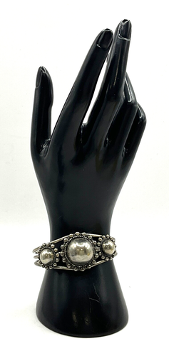 CZ29 Vintage Sterling Silver Domed Bead Cuff Bracelet - Picture 2 of 8