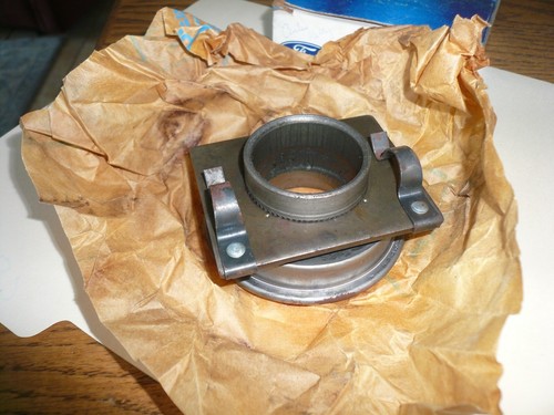 Ford D7TZ-7548-C Clutch Release Hub & Bearing - NOS - Picture 2 of 2
