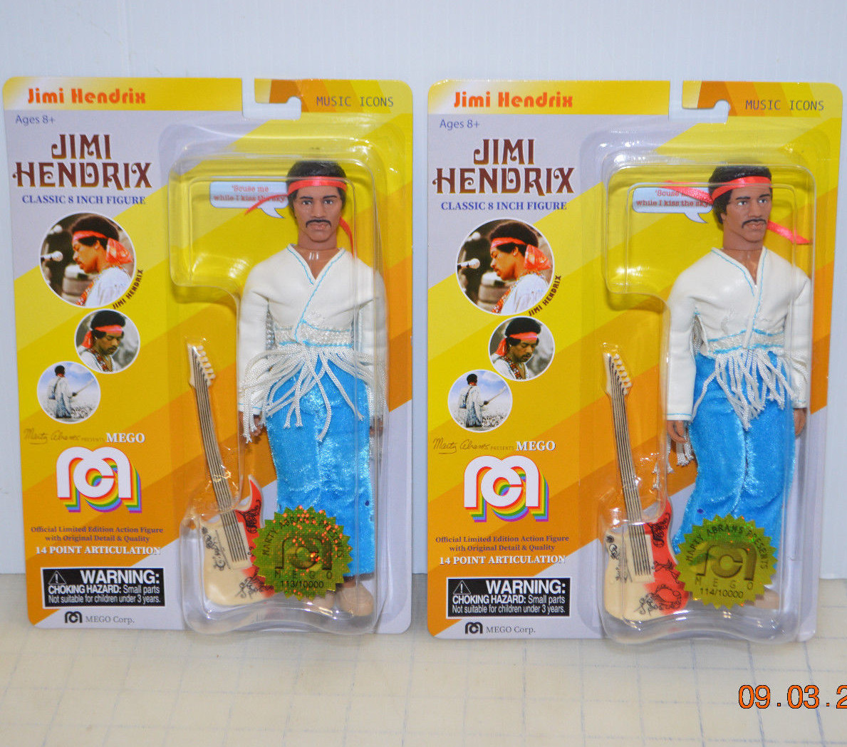 Amazon.com: Mego Music Icons Jimi Hendrix Set of 2 Action