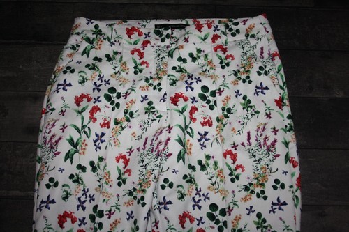 Hose für Damen in Gr. M mit Blumenmuster, 3/4-Länge - Bild 2 von 3