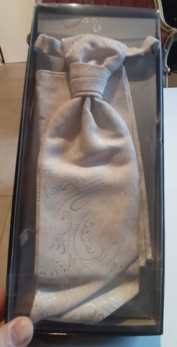 Wunderschöne Hochzeitsweste mit Krawatte, Steck-Tuch und Hemd von Wilforst Gr.45 - Bild 6 von 10