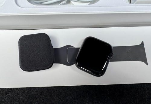 Apple Watch 4 GPS+CEL 44mm Grigio Siderale Alluminio Nero Cinturino Sport MTUW2LL/A - Foto 4 di 4