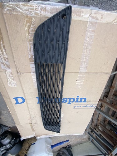 Seat Leon 2012-20 Front Bumper Lower Grill Mesh Black 5F0853667F Fast Shipping - Picture 2 of 6