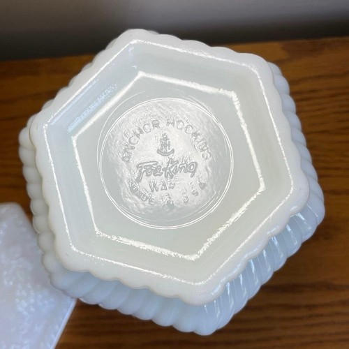 Bote de vidrio de leche vintage Fire King Anchor Hocking tarro de galletas patrón de uva - Imagen 4 de 9