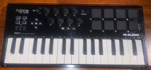 M-Audio Axiom AIR Mini 32 USB MIDI Keyboard & Pad Controller - Picture 1 of 4