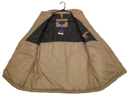 Chaleco Acolchado Beige Unisex Grande con Cremallera Frontal y Bolsillos por Alan Riverer - Imagen 2 de 10