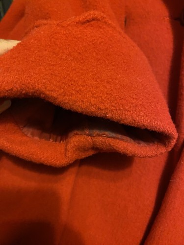 VNTG Full Length Women’s Red Wool Coat With Black Velvet Collar Made in USA Sz24 - Picture 6 of 17