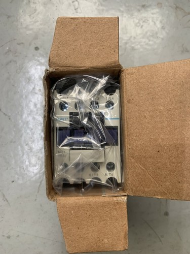 CHINT NC1AC CONTACTOR - Picture 1 of 2