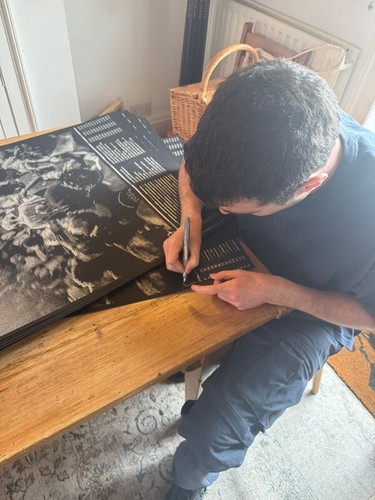 Fred Again USB Print Edición Limitada Usb001 xxx/300 Confirmado EN MANO - Imagen 6 de 9