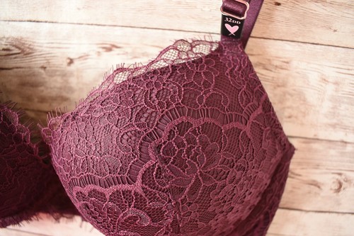 Victoria's Secret 32DD *DREAM ANGELS* SUJETADOR PUSH-UP *Encaje violeta oscuro* - Imagen 7 de 8
