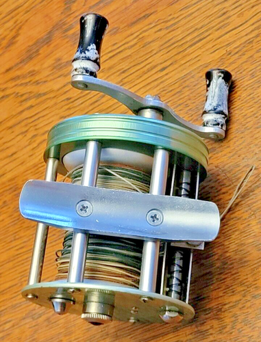 Vintage PFLUEGER Trusty No 1923 Green Bait Casting Fishing Reel - Picture 8 of 8