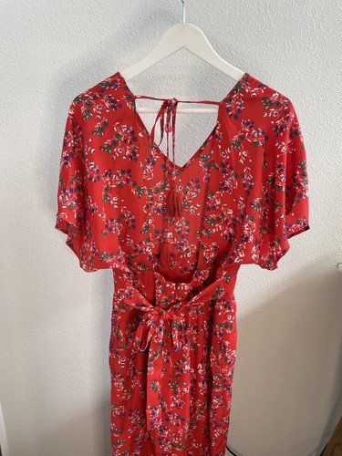 Francesca’s Miami Sz M Jumpsuit Bright Red Floral Open Back V Neck NWT - Picture 9 of 10