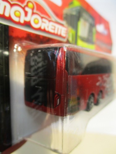 MAJORETTE MAN CITY LION'S RED COACH L BUS DIECAST MODEL - BRAND NEW IN BOX - Picture 6 of 6