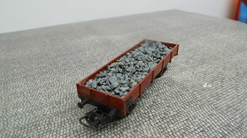 Märklin H0 Flachbordwagen mit Schotterladung Mä 229 Gebrauchter Zustand - Bild 2 von 2
