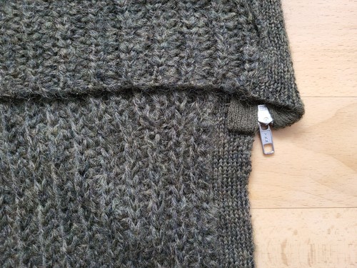 ASOS | Strick Cape Pullunder Überwurf Rollkragen One Size Wolle khaki meliert - Bild 18 von 20