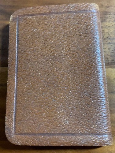 VINTAGE MINIATURE LOT OF 7 SHAKESPERARE PLAYS, LEATHER BOUND, 1 IS A MICRO-MINI - Imagen 15 de 15