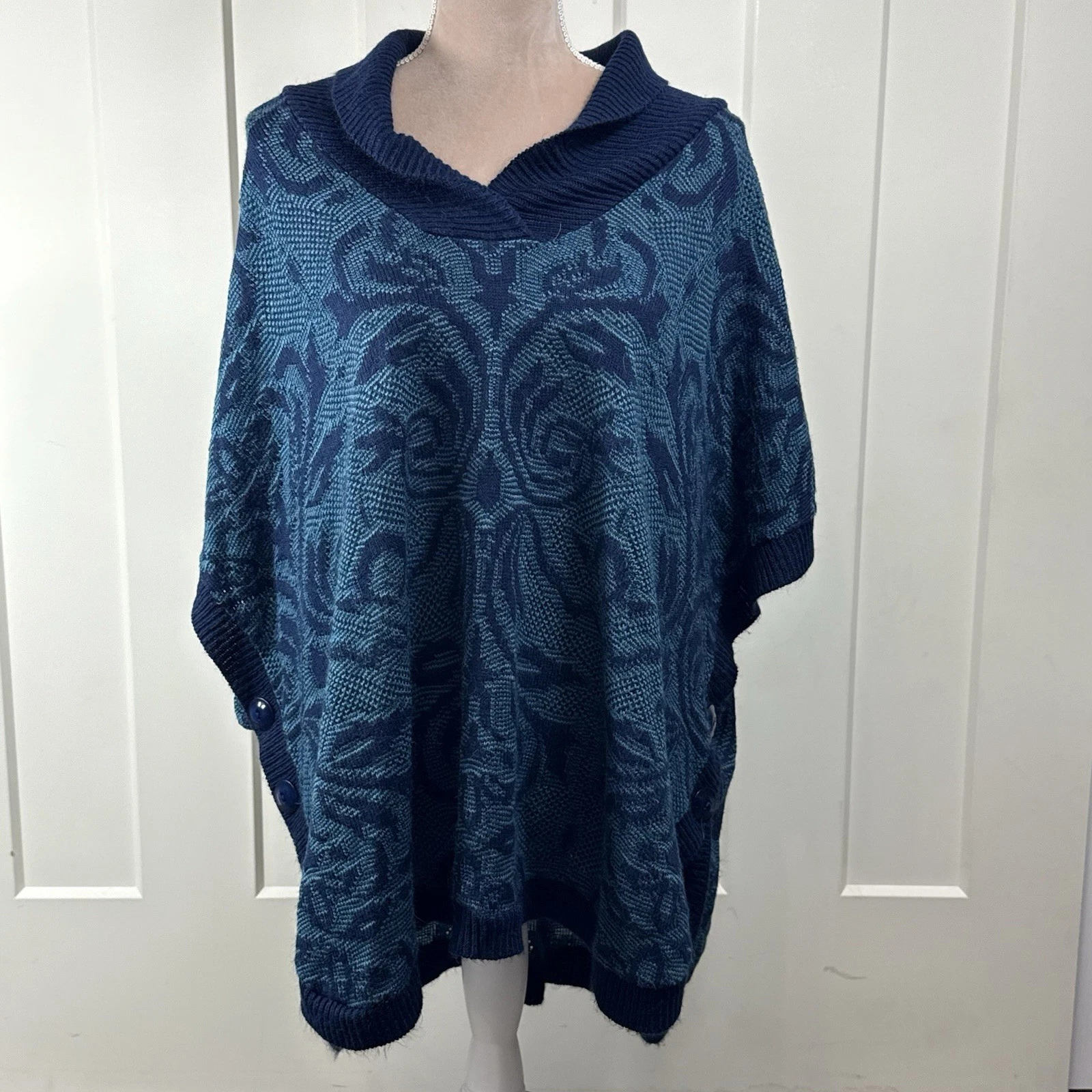 Catherines Womens 2X-3X Blanket Poncho Cape Navy Blue Green Aztec
Opens in a new window or tab