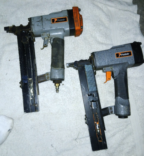 2 Paslode Framing Air Stapler Gun USA Cant read model number Tested Good