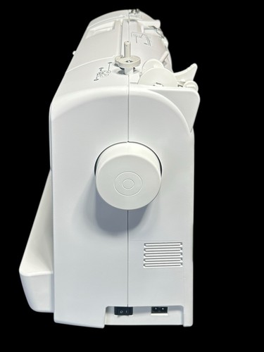 Brother XR3340 Computerized Sewing Machine w/ Accessories & Manual - VGC - Picture 3 of 13