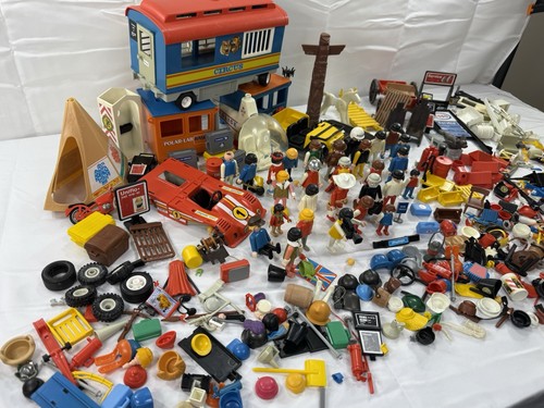 Großes Vintage Konvolut Playmobil Figuren, Zubehör & mehr - Bild 2 von 13